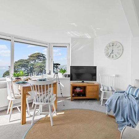 Wellswood Apartment - Sunny Apartment With Stunning Sea Views And Private Balcony トーキー エクステリア 写真