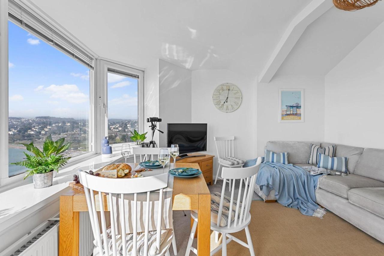 Wellswood Apartment - Sunny Apartment With Stunning Sea Views And Private Balcony トーキー エクステリア 写真