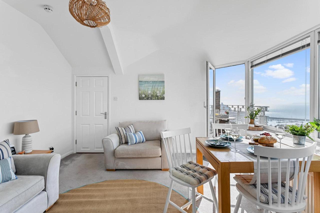 Wellswood Apartment - Sunny Apartment With Stunning Sea Views And Private Balcony トーキー エクステリア 写真